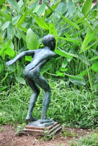 Umlauf Sculpture Garden, little boy diving (427x640)