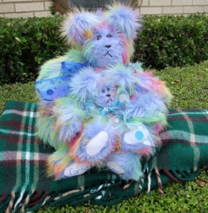 Blue rainbow bear and baby (624x640)