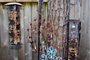 close up of blue and silver wind chimes sunset 002 (640x427)